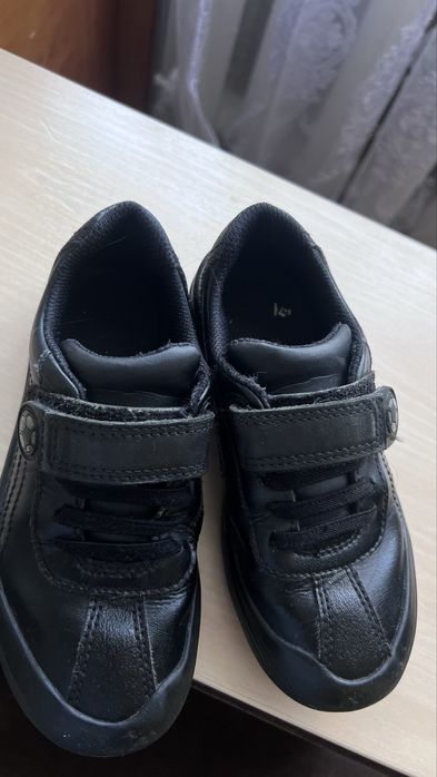 Шкіряні кросівки clarks 18 см  28 р в дуже гарному стані