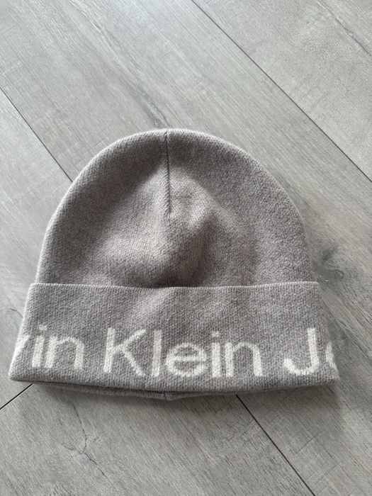 Czapka damska Calvin Klein