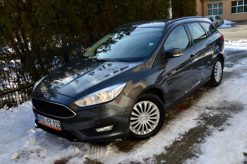 Piękny Focus Z Niemiec Klima Grzane