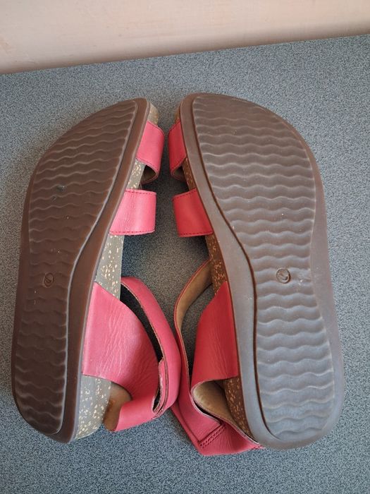 Clarks  шкіряні босоніжки 40 р.