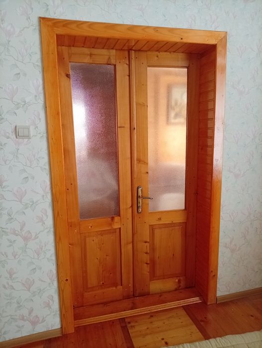 Двері міжкімнатні в гарному стані