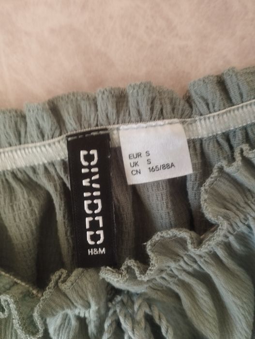 Топік з рюшами та китицями h&m розмір s