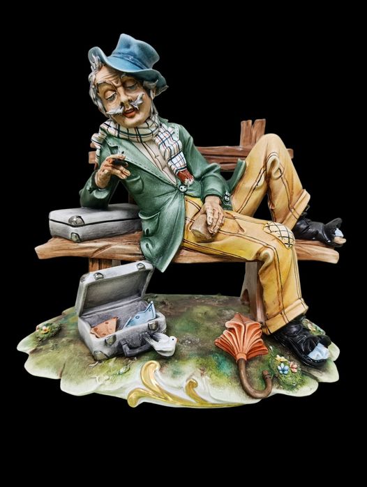 Фарфоровая статуэтка Каподимонте