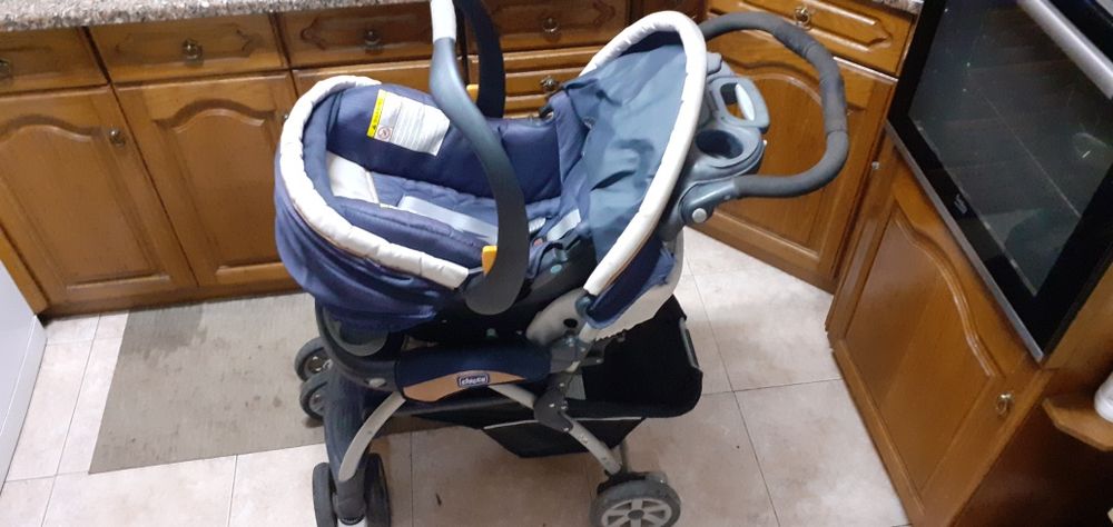 Carrinho de bebé Chico