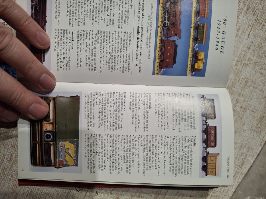 Livro  brinquedos em inglês