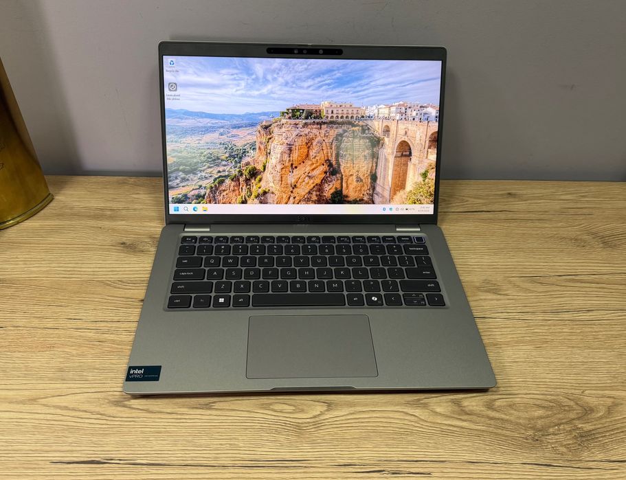 Dell Precision 3490 ULTRA 7 165H/32 Ram/1 TB/RTX A500 4 GB/ FHD