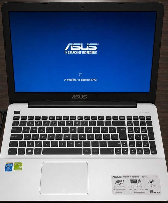 ASUS X555L — i7 | 8GB RAM | SSD 200GB + HDD 1TB | GeForce 920M