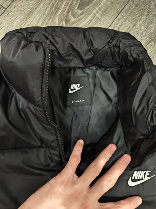 Пуховик чорний Nike NSW S M L