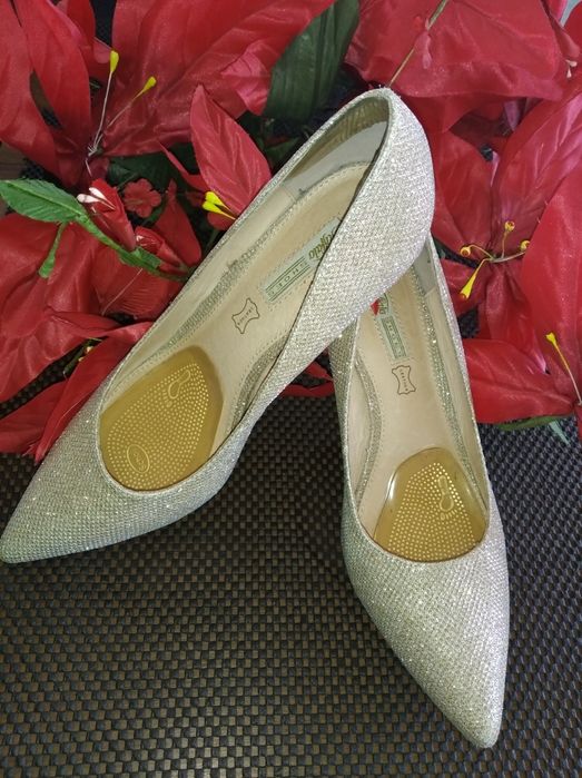 Czółenka Buffalo Gold jak nowe