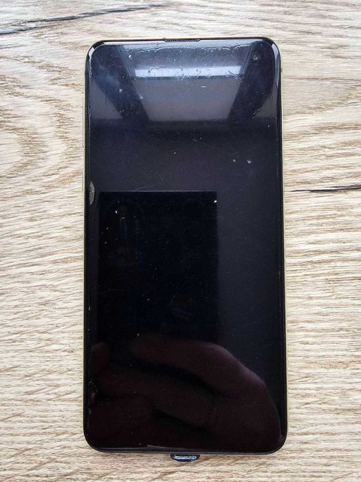 Продам Samsung s10e