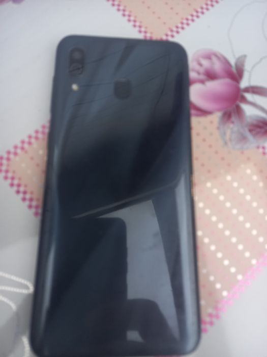 Самсунг А 30 телефон продам