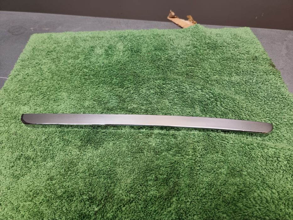 Friso do porta-luvas Mercedes W110 W111