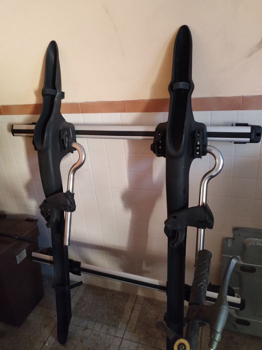 Barras de tejadilho e suportes de 2 bicicletas