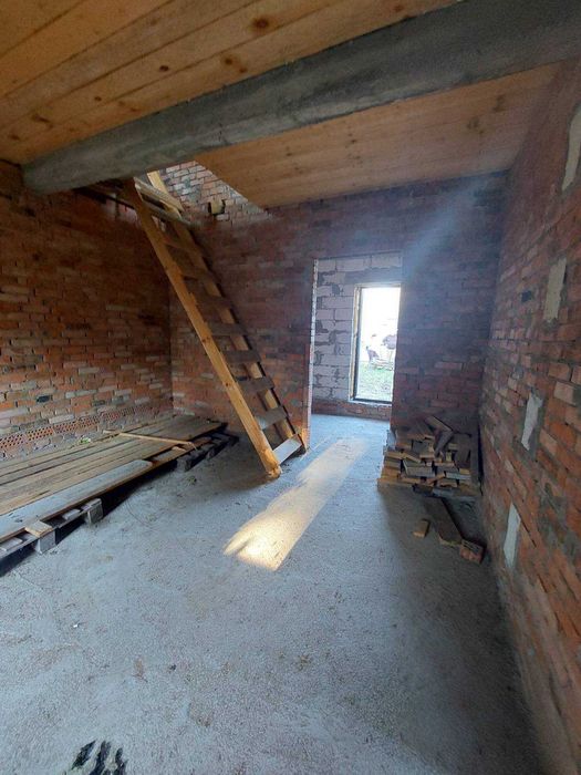 Продаж будинку в м.Самбір, село Ваньковичі. (25 сот.)ОГОРОДЖЕНИЙ.