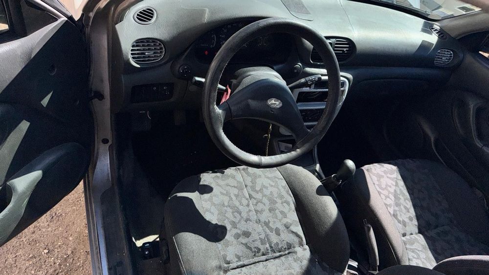 Hyundai Accent gasolina de 1997 para peças
