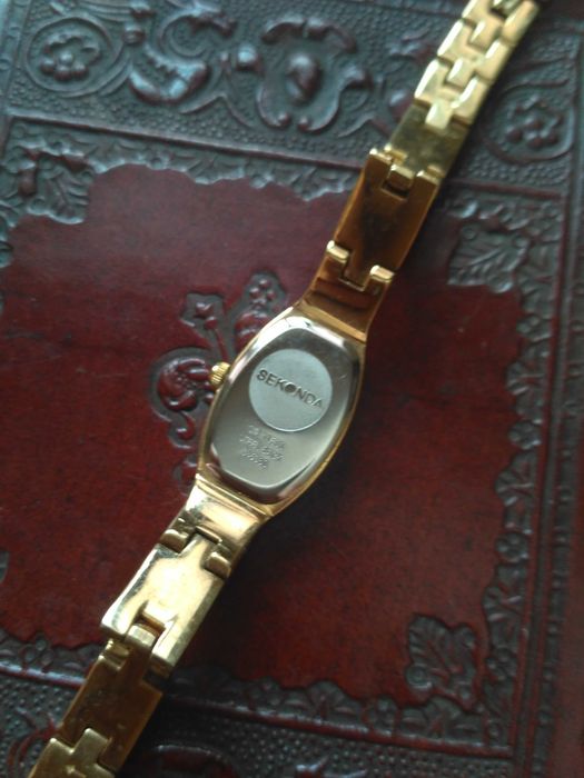 Часы женские Sekonda 4538G Ladies Classique Diamond Watch