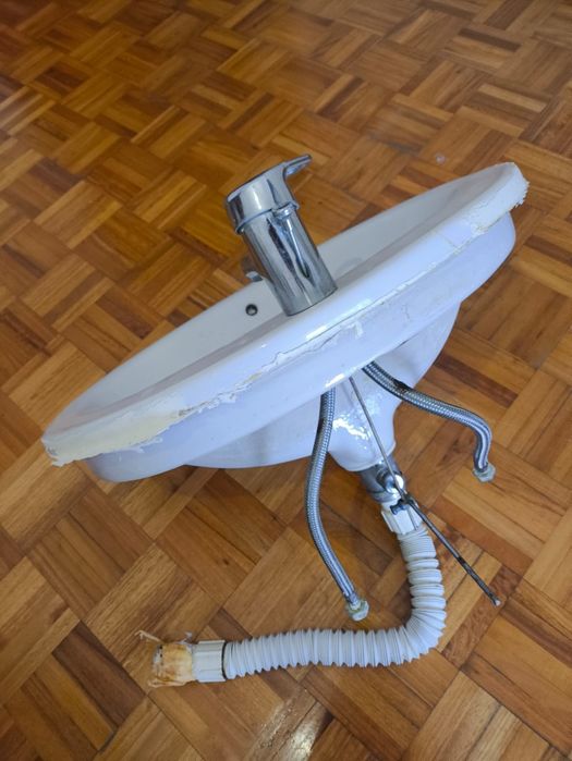 Lavatório de WC ROCA -  Com ou sem torneira