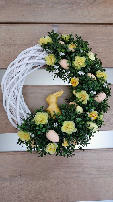 Wianek Wielkanocny na drzwi