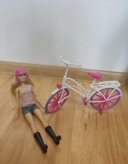 Barbie z rowerem