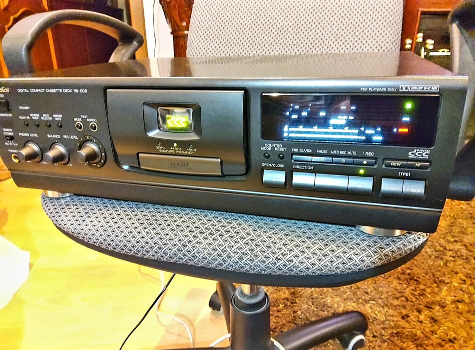 TECHNICS DCC RS-DC8 Цифровая кассетная дека Hi-End.