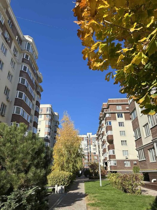 Продажа 2-комн. квартиры в ЖК "Золотая Эра", Крыжановка (3-231-103)