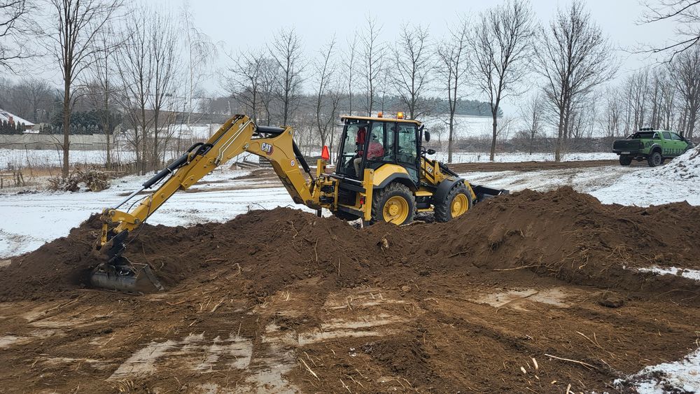 Uslugi koaprko ładowarką cat444 prace ziemne,niwelacje,ściąganie palet