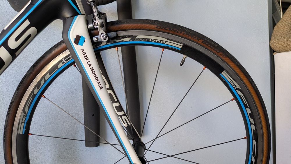 Focus Izalco Team SL AG2R Ultegra DI2 8.0KG