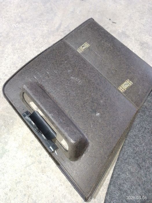 Tampa lateral mala peugeot 306 carrinha break