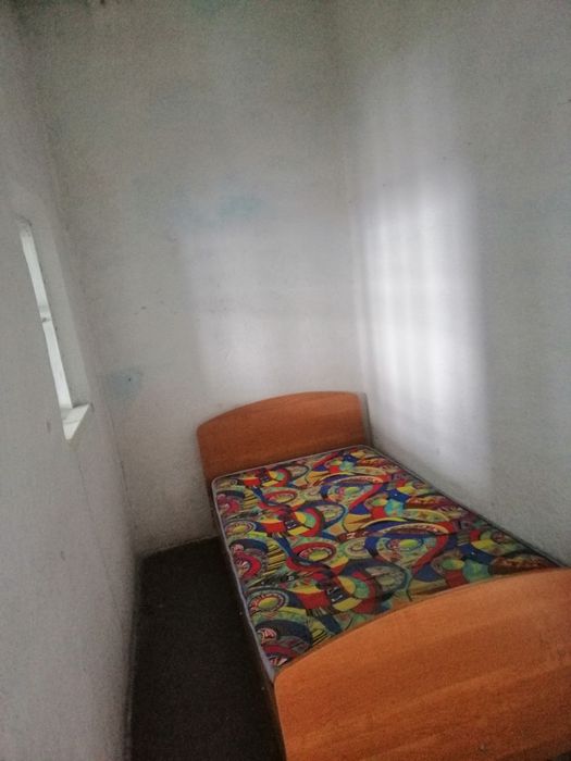 Продам  будинок в центрі села.