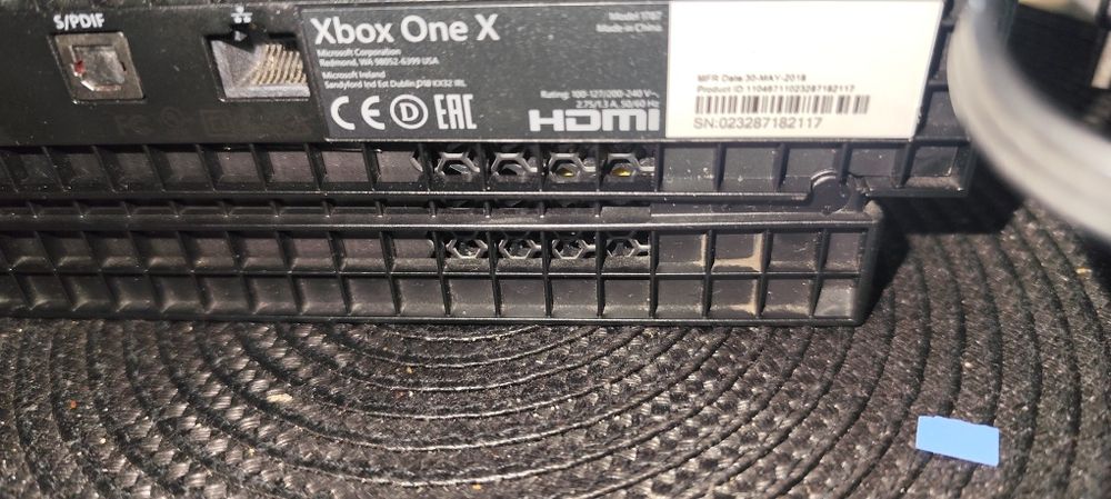 Xbox one x 1tb edycja project skorpion pad gra