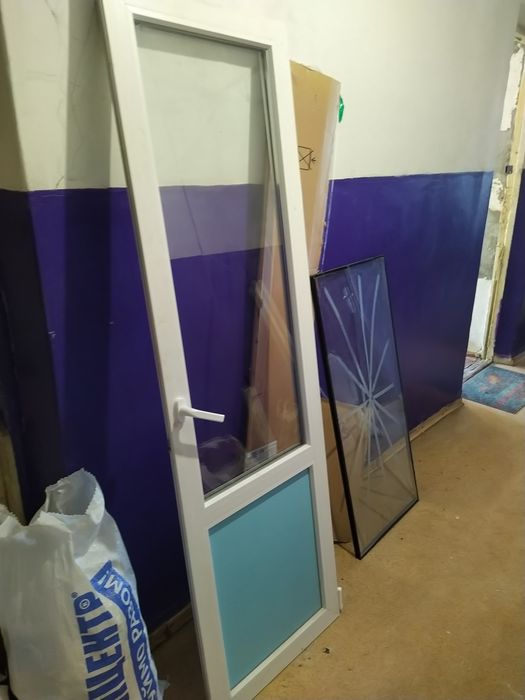 Продам дверь балконную,и стеклопакет