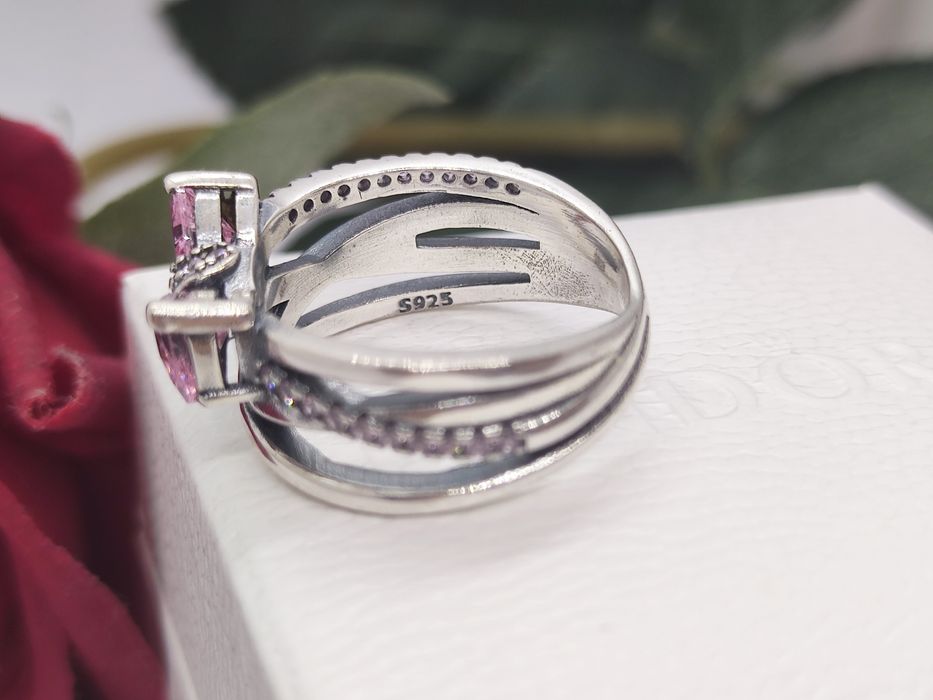 Piękny pierścionek przeplatane obręcze kokardka S925 rozmiar 52