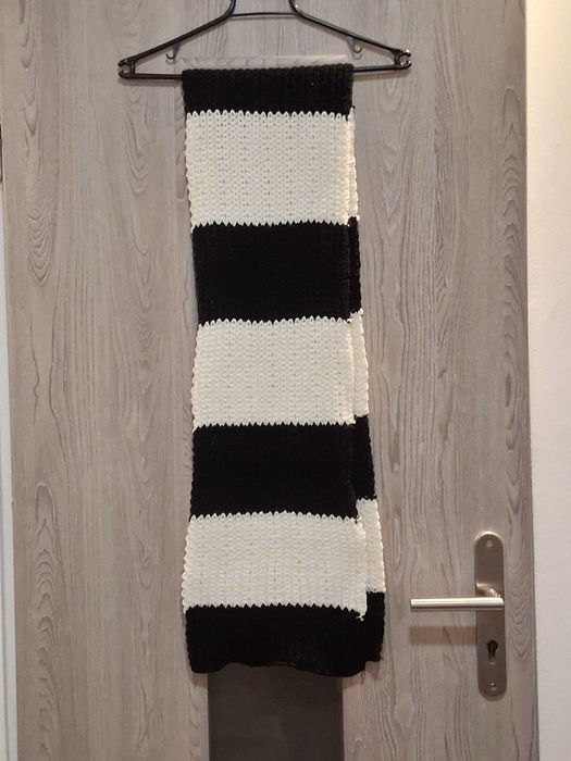 Szalik długi biało-czarny