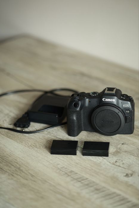 Canon EOS R8 body