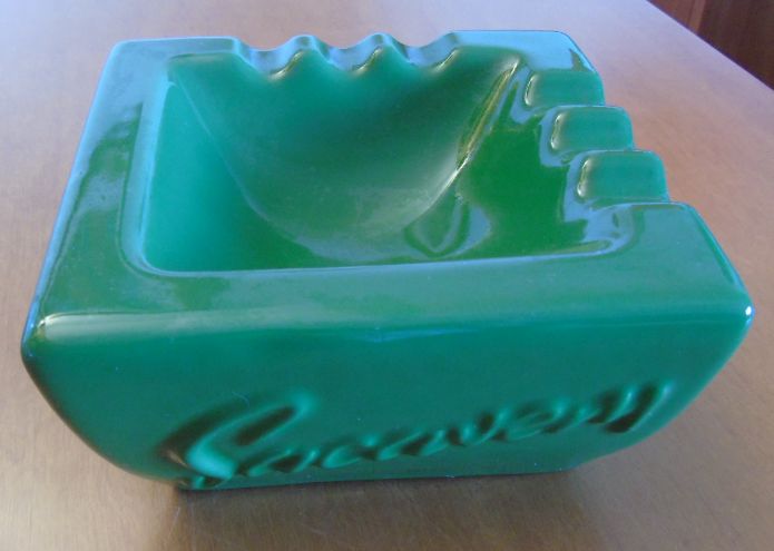 Cinzeiro em faiança da Fábrica de Loiça de Sacavém