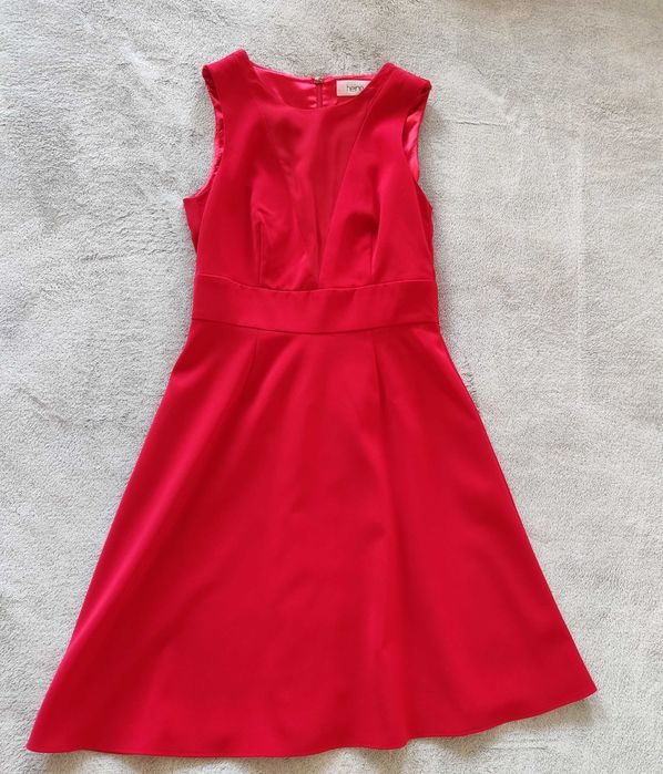 sukienka r.36 czerwona koktajlowa rozkloszowana