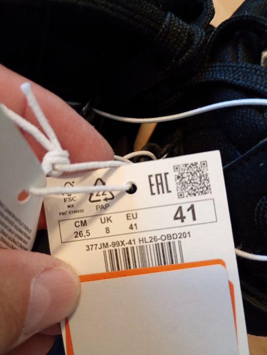 41 Hit! Sneakersy na koturnie House