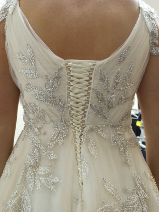 Sprzedam piękną suknię ślubną