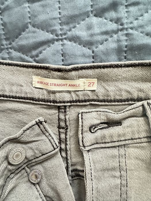 Джинси жіночі Levis сірі розмір 27 Ribcage straight ankle