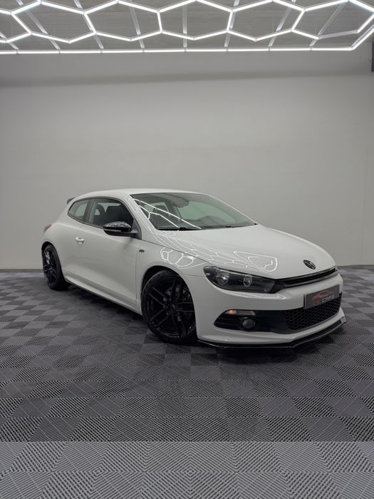 VOLKSWAGEN SCIROCCO 2.0TDI R-Line