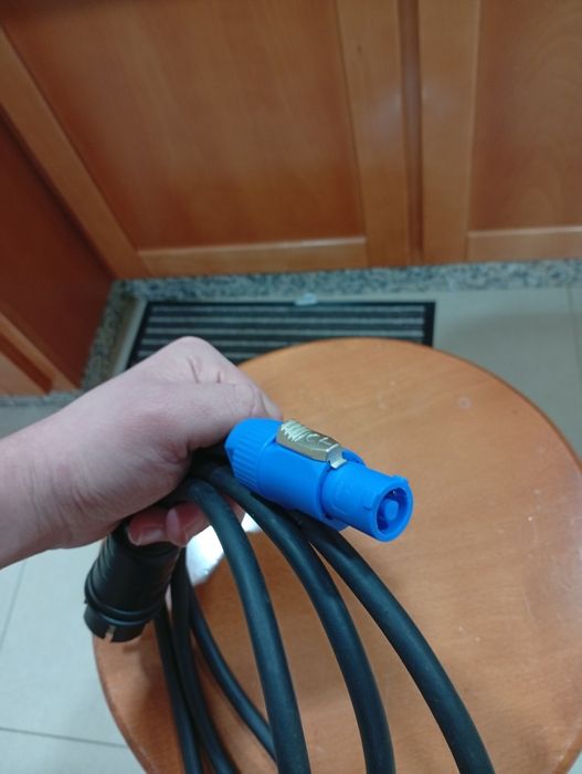 2 Cabos Alimentação Powercon semi Novos
