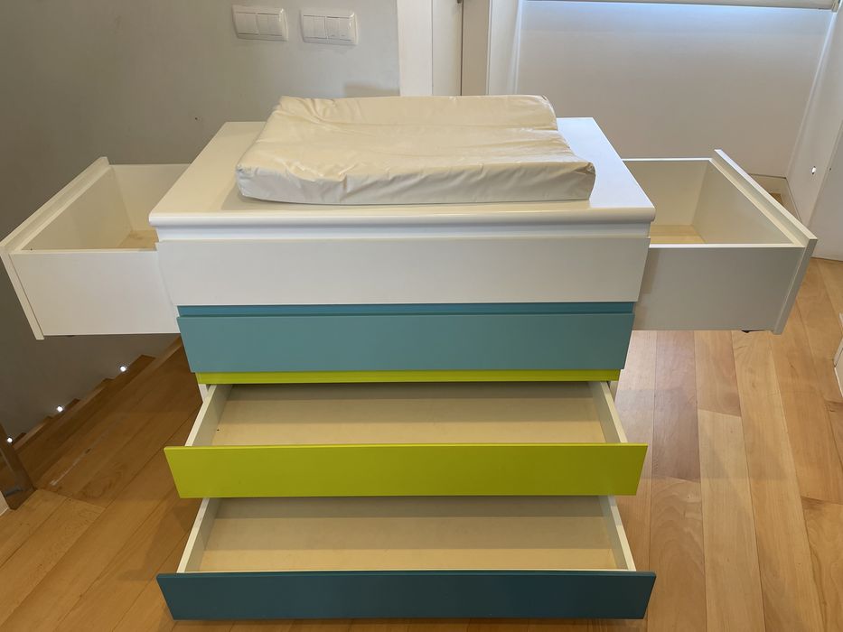 Moveis para quarto de criança.