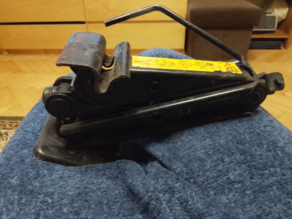 Podnośnik samochodowy