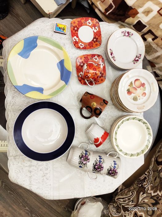 Посуд, різний, якісний,ключі для консервування