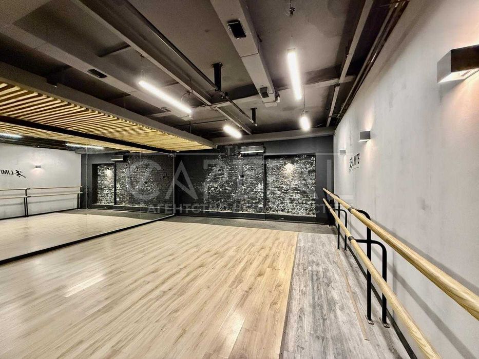 Оренда! Чудове фасадне приміщення 150м2 з цоколем   вул. Назарівська