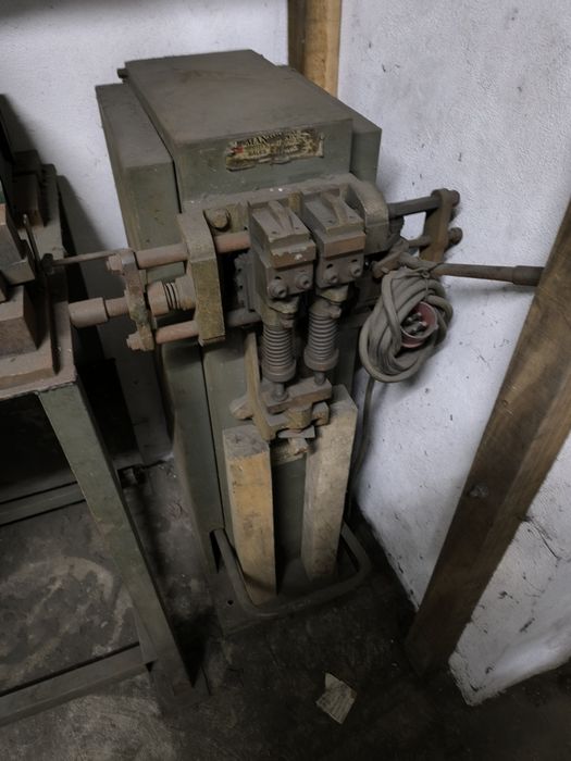 Maquina de soldar a ponto