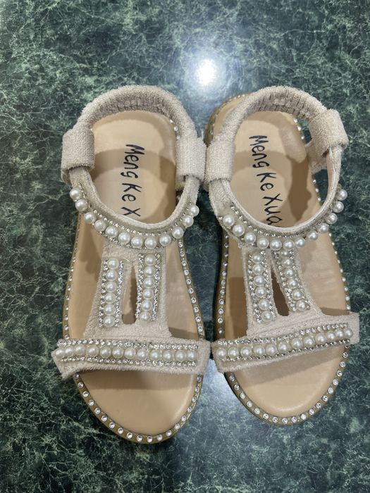 Босоніжки для дівчинки