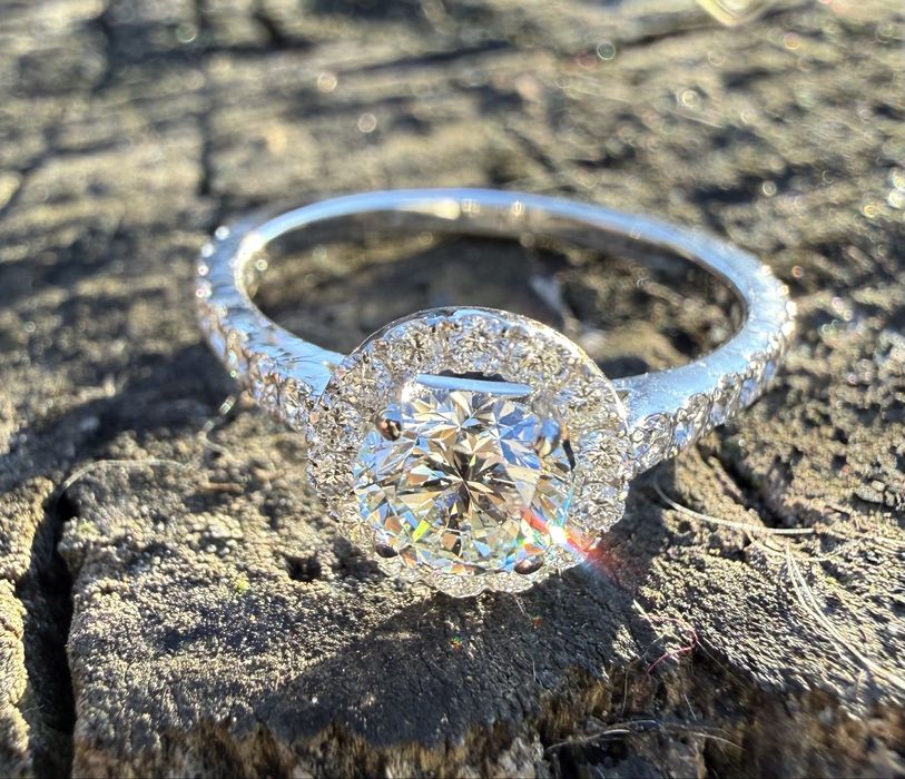 Каблучка з натуральними діамантами