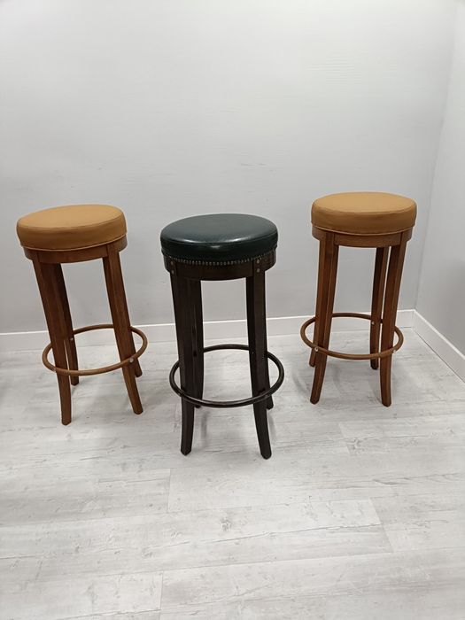 Stołki barowe hokery Fameg Radomsko po renowacji 50 szt