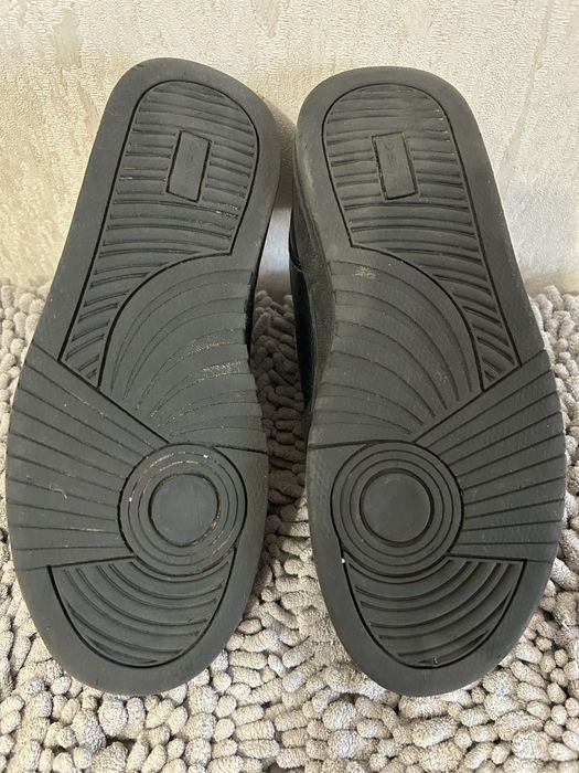 Кожані кросовки фірми Demix